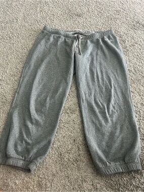 Grey Aerie Sweat Capris with Drawstring